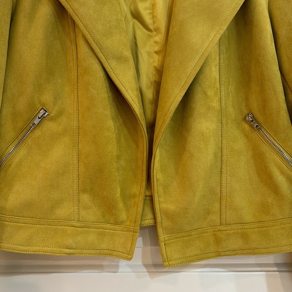 Philosophy woman size medium, faux suede mustard color jacket - Picture 3 of 10
